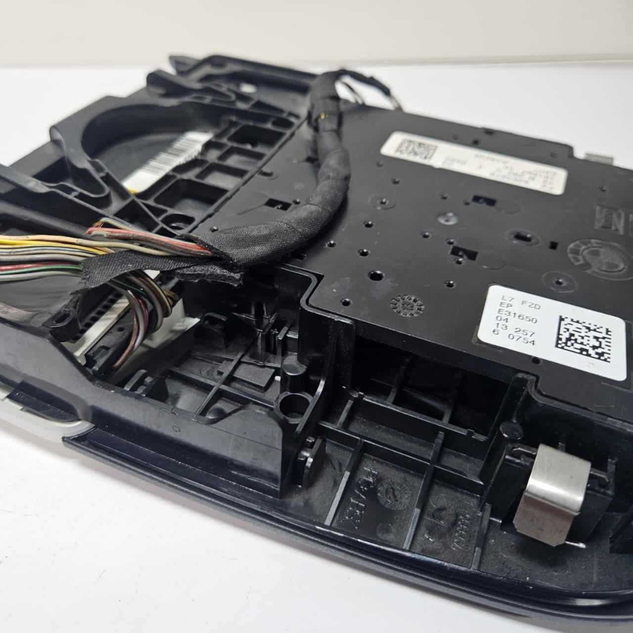 2014-2018 BMW 4 Series F30 320i F31 328i F36 Dome Light Assembly 9263878