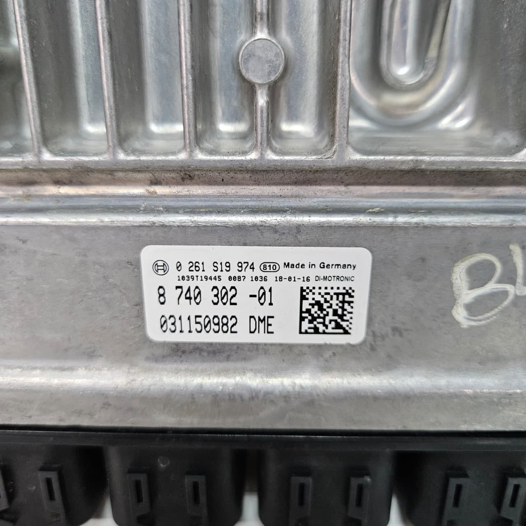 8740302-2018 BMW 7 Series G11 G12 530e 2.0 Engine Control Unit ECU DME Key Set 