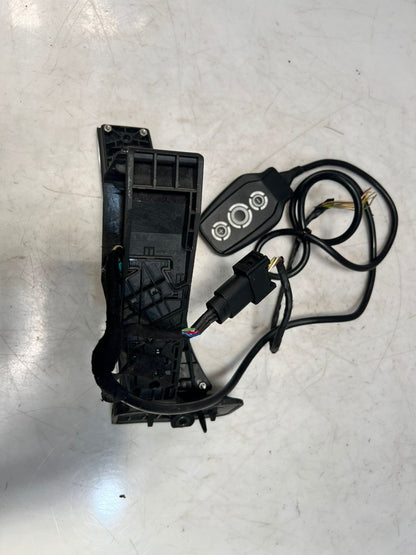 BMW X3 3 5 Series E90 F10 F25 E65 MSPORT Accelerator Pedal MODULE 6858574 OEM
