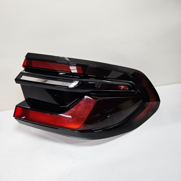 Genuine 2019-2024 BMW X7 G07 Rear Taillight Side Panel Right 9881354