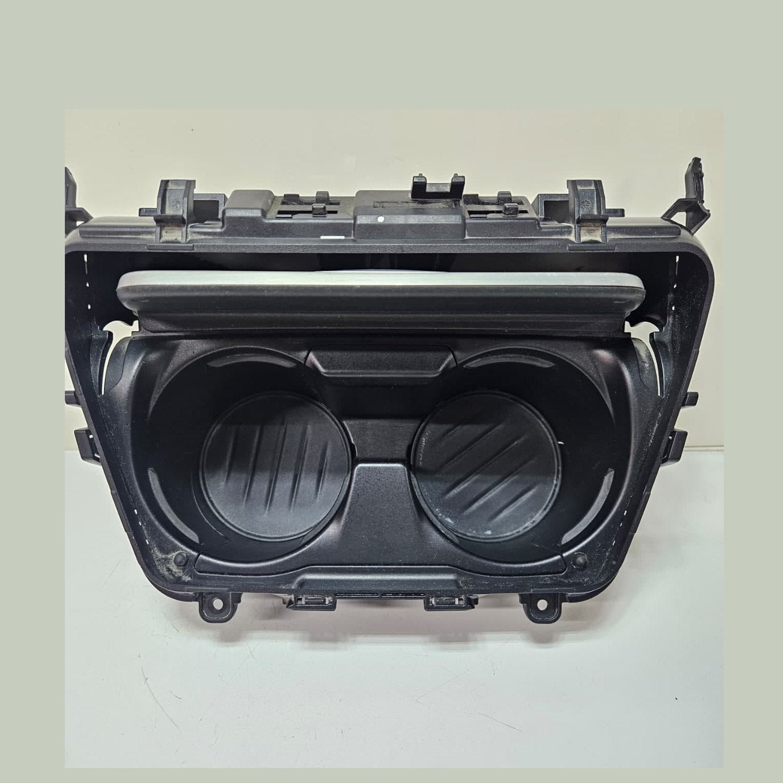 2012-2018 BMW 2 6 Series F06 F46 640i Front Center Console Cup Holder 9227718