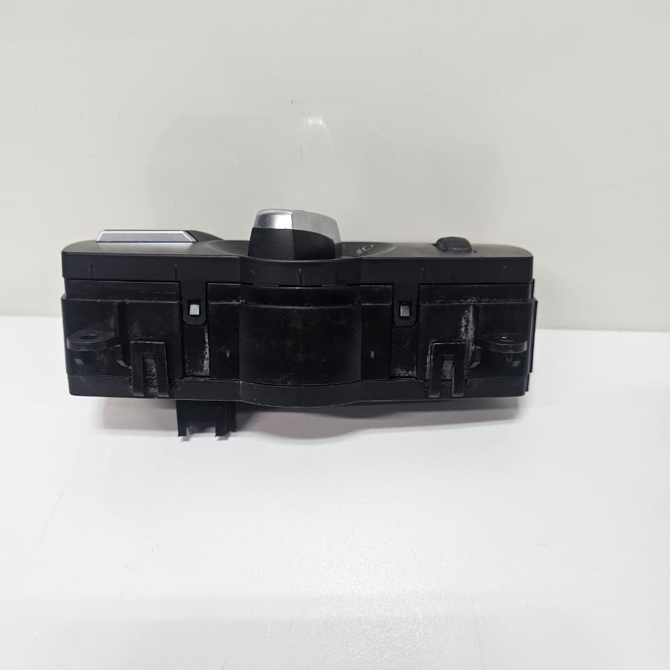 BMW F25 X3 Head Light Switch Control Panel Lamp Element 6803962