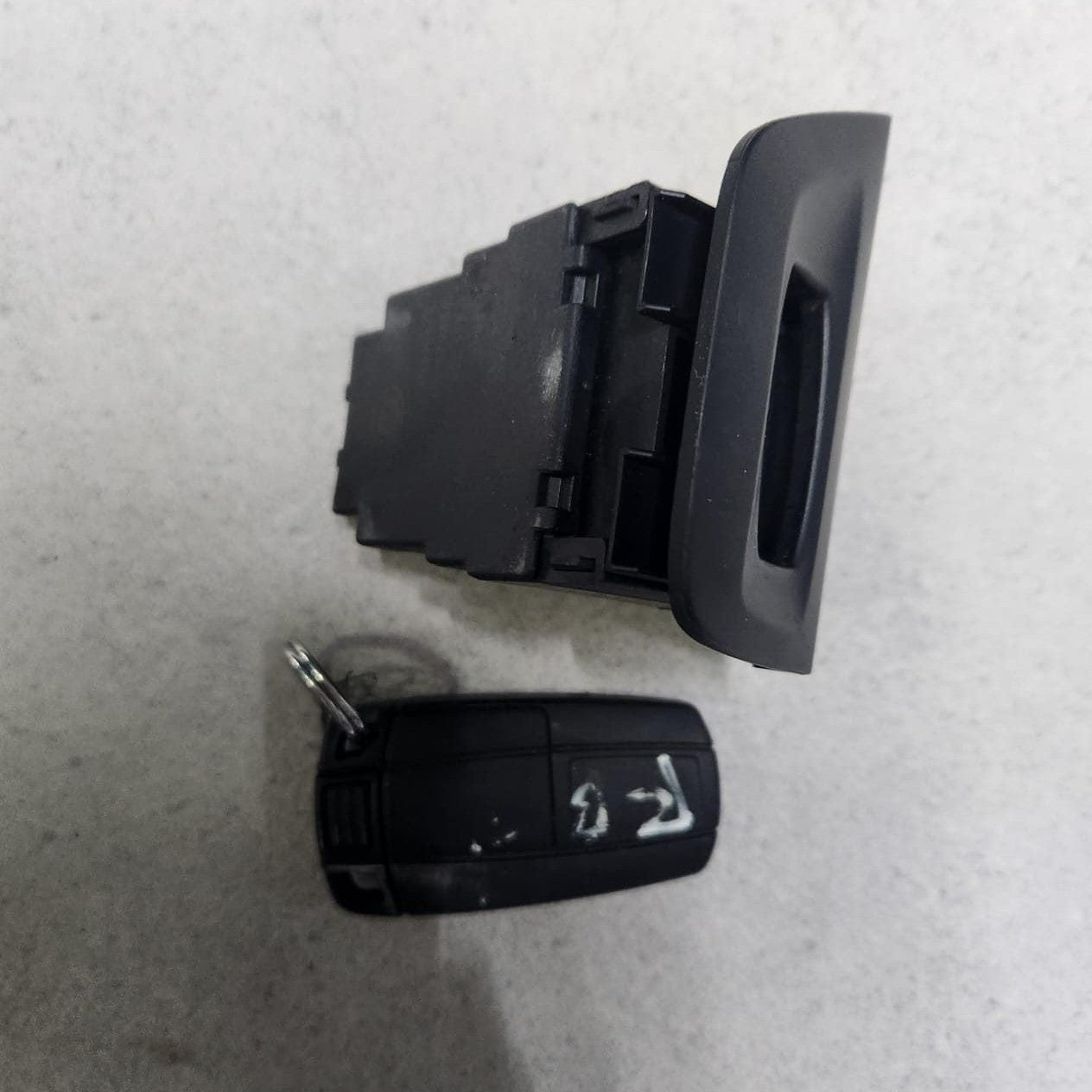 BMW Engine Control Unit 7550688 E81 E87 116i  N45 ECU SET 
