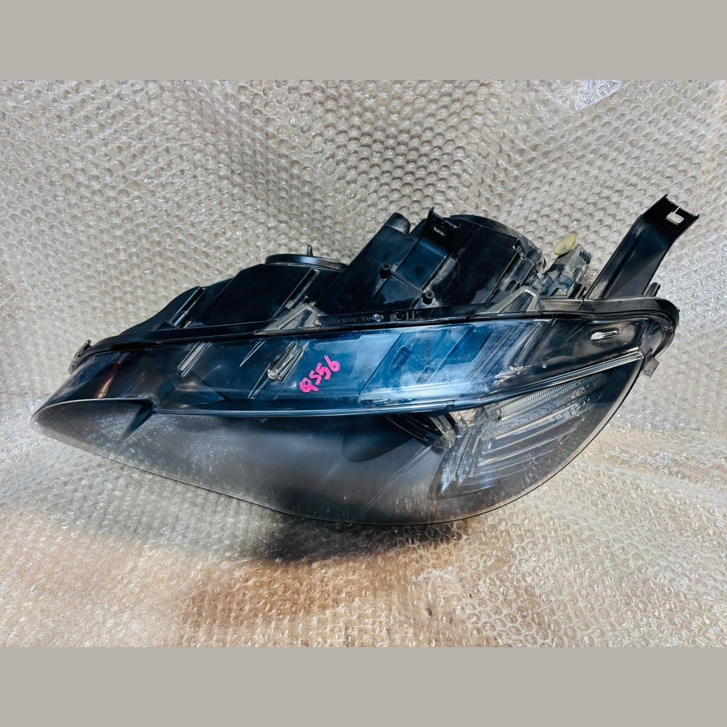 Bmw X6 E71 LHS Headlight Xenon 2010 to 2012 7271359 assymble used
