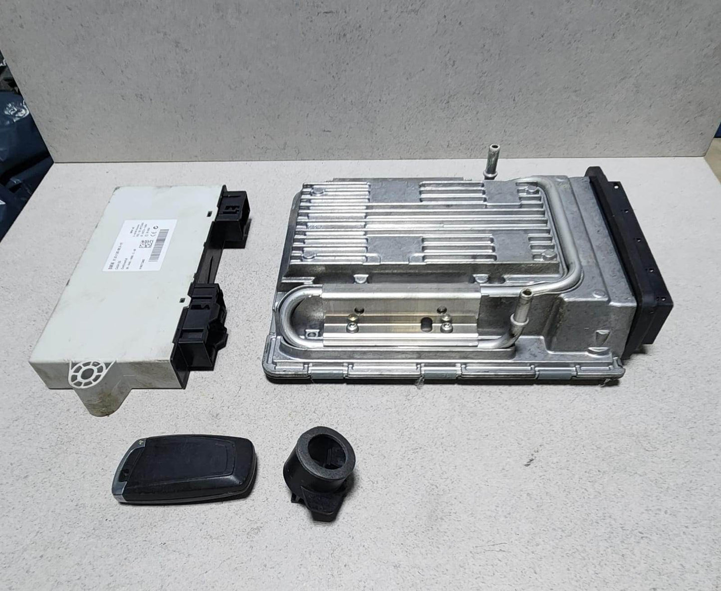 2009-2012 BMW 750i Engine Control Module 7598345