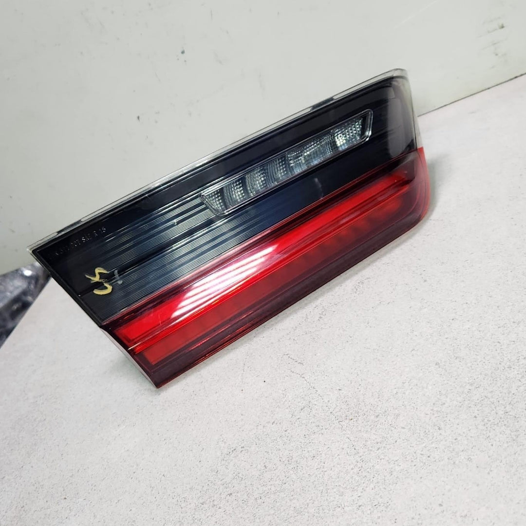 2019 BMW 330i TRUNK Tail Light 7495089 3 Series G20 G21 LEFT INNER