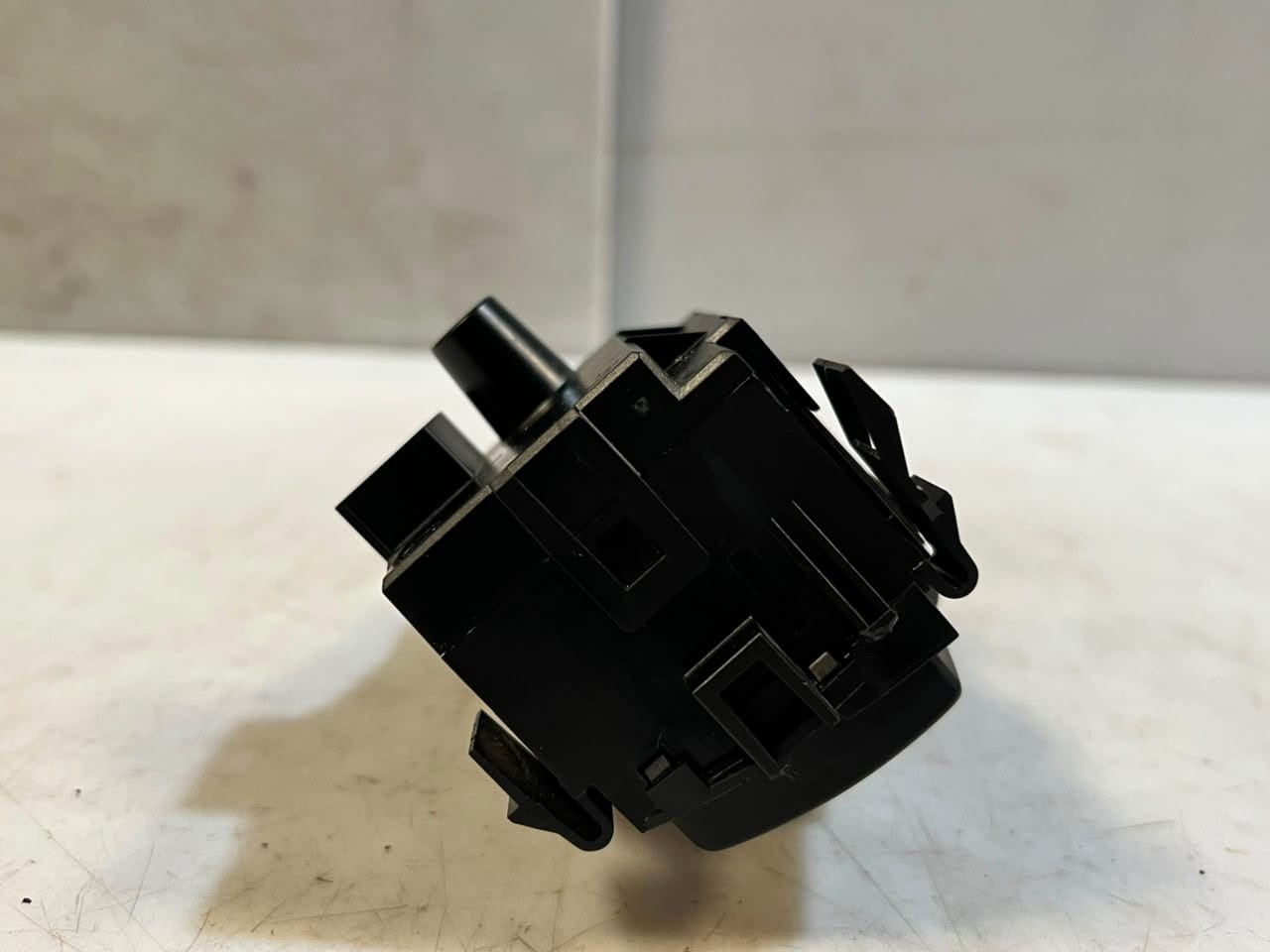 2007-2013 BMW  3 Series E90 and E91 328i Headlight Switch 9169404 OEM