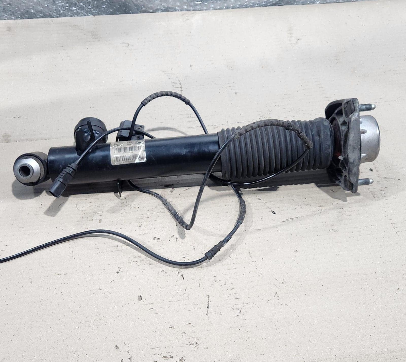 2012-2018 BMW X5 Shock Absorber Rear Left 6863177 X5 F15 and X6 F16 VDC