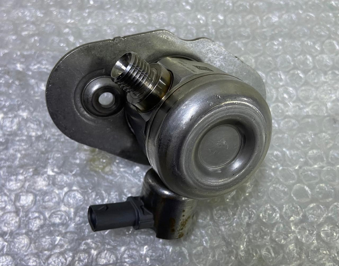 OEM BMW F45 225 xe F20 F21 F22 F23 high pressure pump high pressure pump 7636881