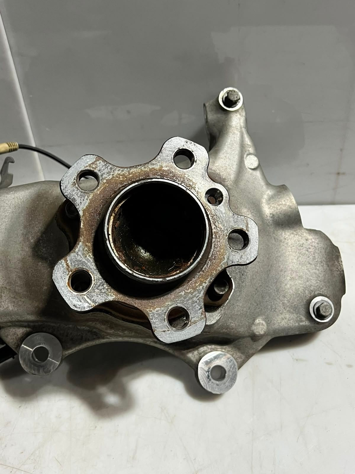 BMW 7 Series G11 G12 G32 GT 740i Front Wheel Hub Spindle Knuckle 6884378 OEM