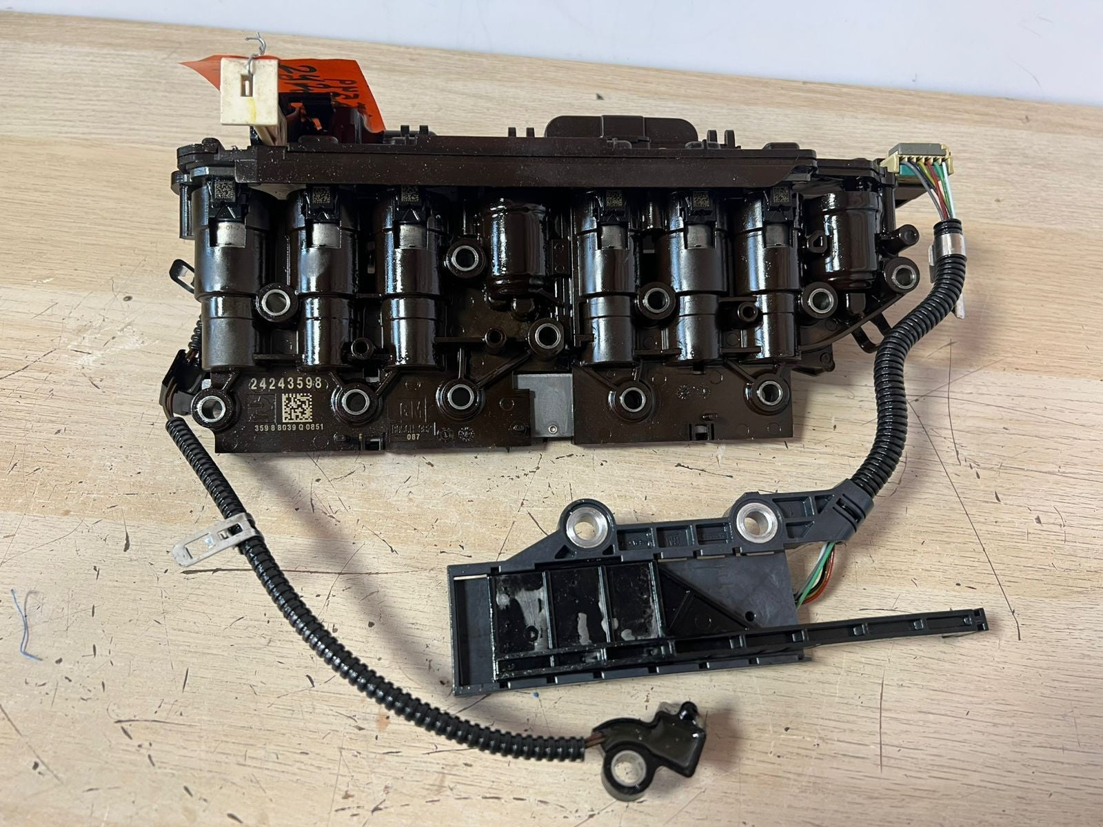 BMW Automatic Transmission Valve Body 24243598 TCM E90 E83 GL45 GM N52 N46 2008