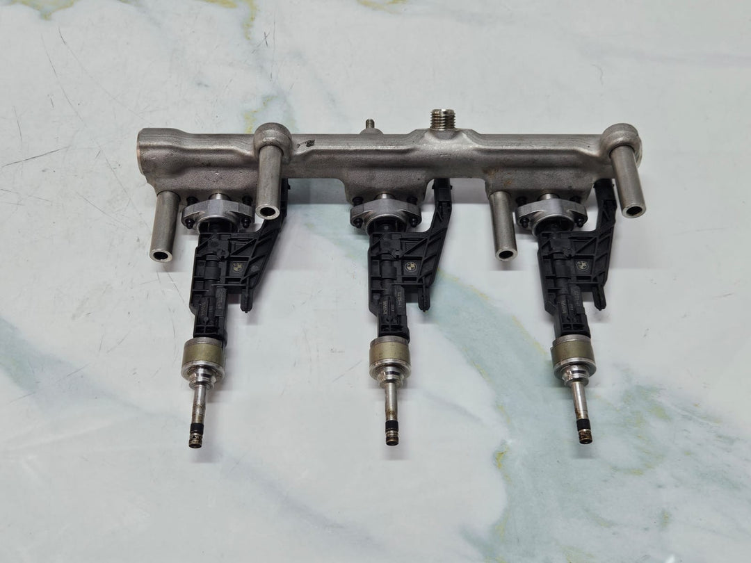 BMW Petrol Engine B46 B48 Fuel Injector Petrol High Pressure Rail 8656548 OEM 