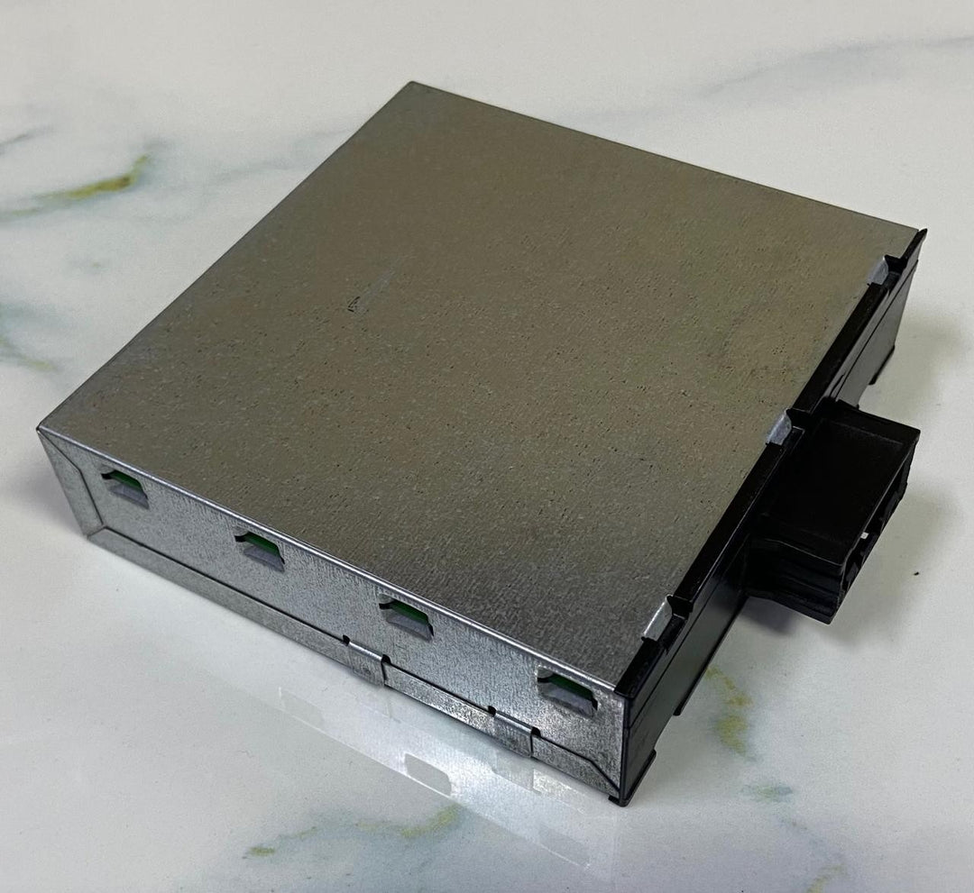 OEM BMW X1 E84 VOLTAGE CONVERTER CONTROL MODULE 9253208