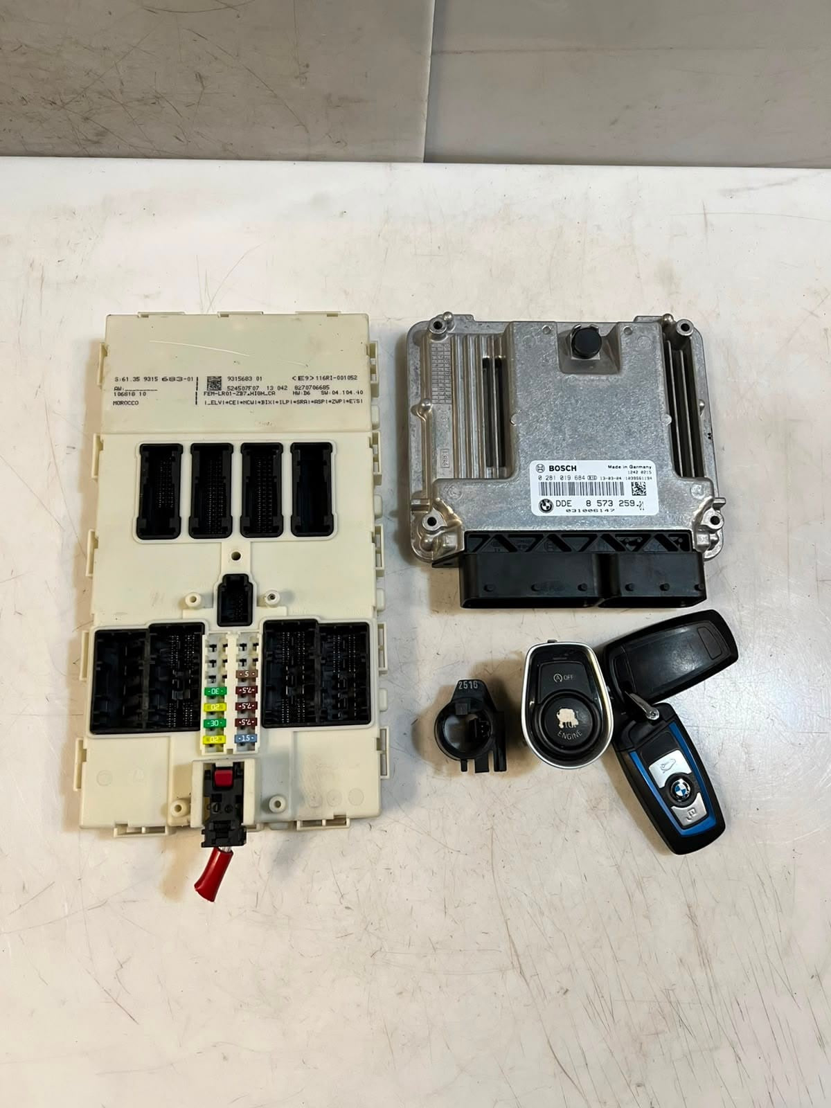 2013 BMW F30 N47N 328i Engine Control Unit ECU SET DDE+FEM+2KEYS 8573259 OEM