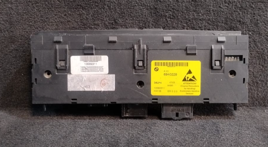 BMW E60 E61 CENTER CONSOLE DSC / PDC SWITCH MODULE BUTTON PANEL P/N 6940229