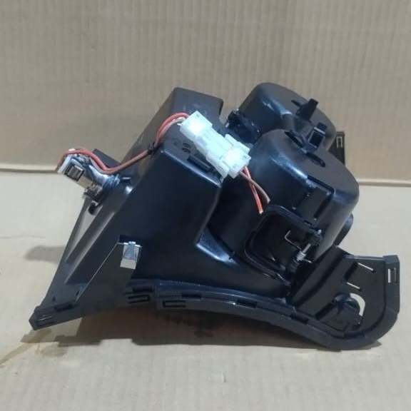 BMW X1 F48 CENTER CONSOLE CUP HOLDER W/ 12V OUTLET 9299529