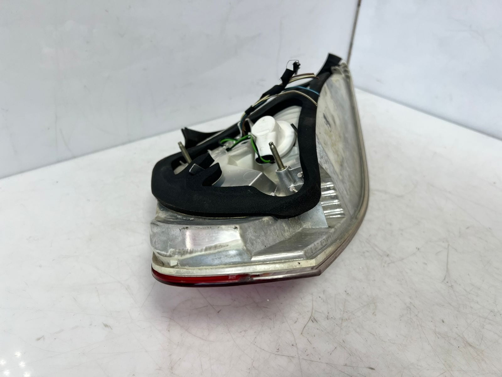 2006-2007 BMW M6 E63 E64 6' 640I 645I RIGHT SIDE Tail Light LED 7170976 OEM