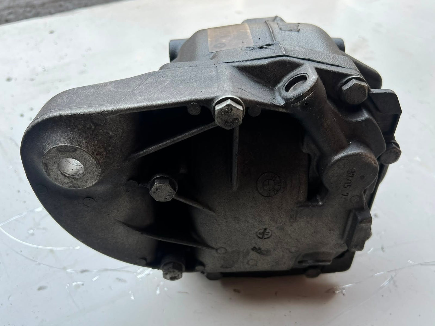 2010-2017 BMW X3 F25 X4 F26 with 3.73 ratio Rear Differential DIFF 7592009 OEM