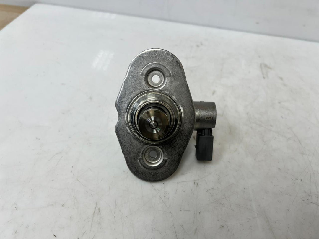 2012-2016 BMW 328i F30 F31 F32 F33 F34 F36 N20 High Pressure Fuel Pump 7584461