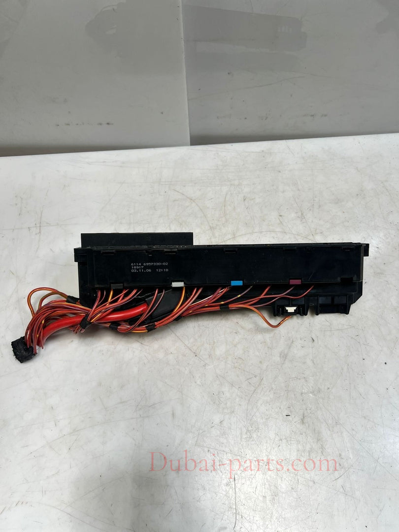 2004-2010 BMW 525i 5 Series E60 E61 528i Power Distribution Fuse Box 6957330 OEM