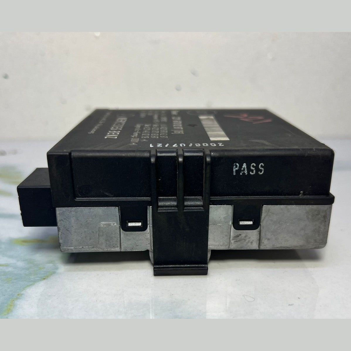 2007-2009 Mercedes-Benz S550 Trunk Release Remote Control Module 221 870 82 87 W