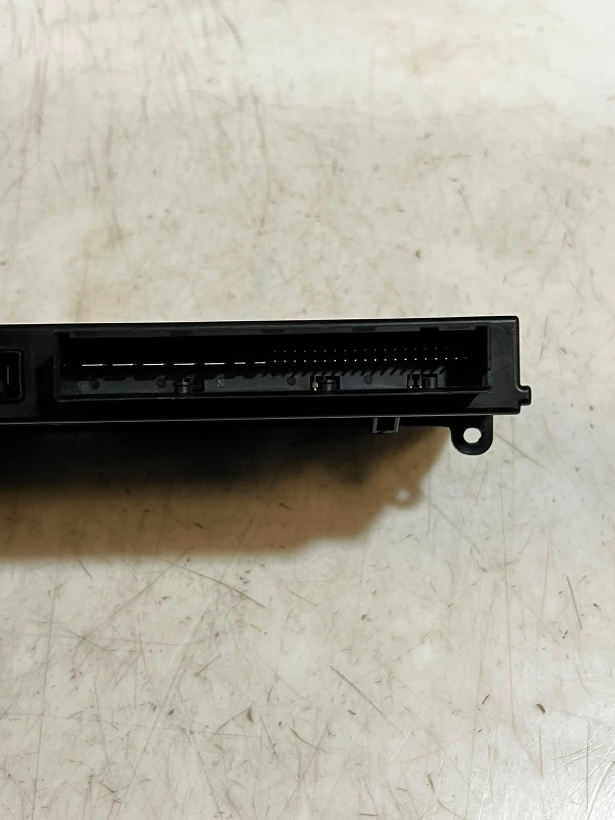 2011-2013 BMW F01 F02 F06 F10 F12 F13 528i Body Control Module 9286940 OEM