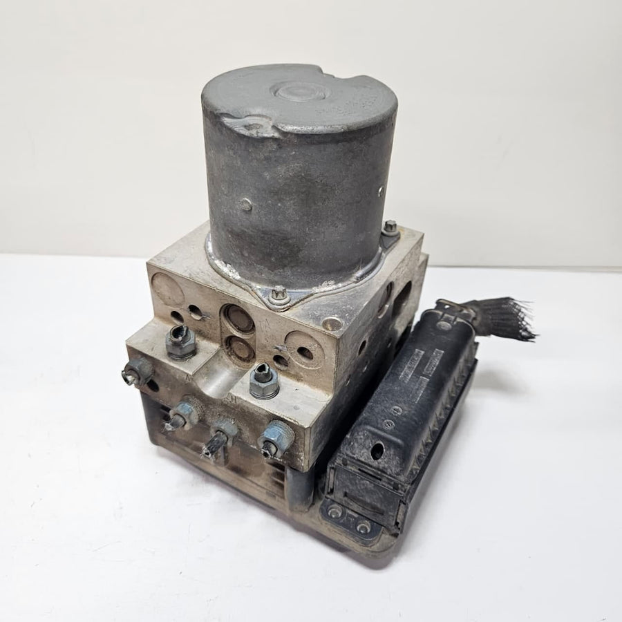 BMW 5 7 Series F01 F02 ABS Anti-Lock Brake Pump Module 6799048