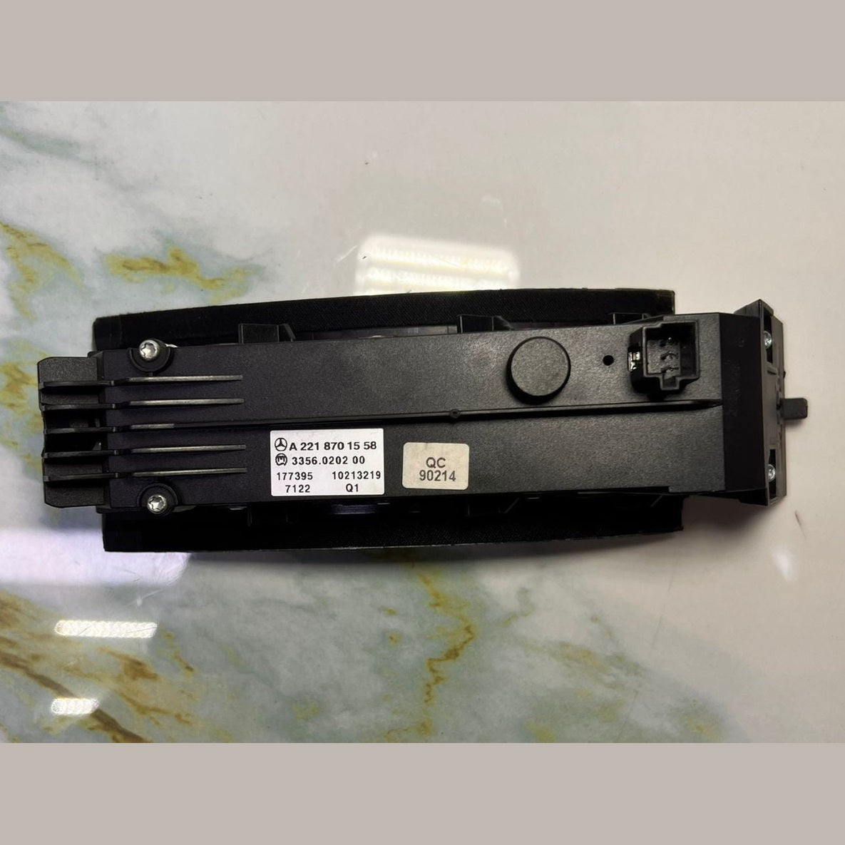 2007-2009 Mercedes-Benz S550 Switch Strip A 221 870 15 58 S-Class W221