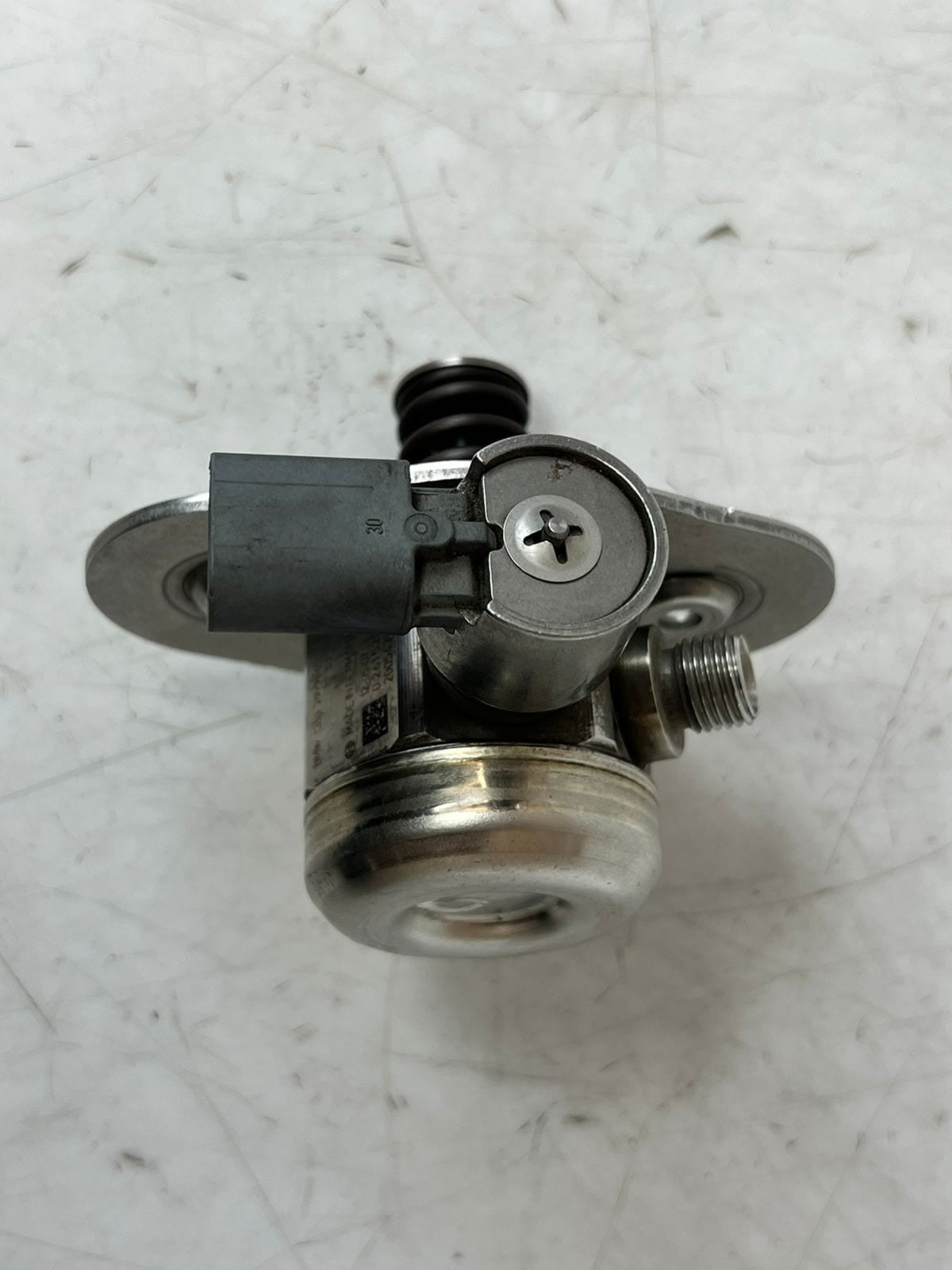 2013-2018 BMW 650i N63 X5 X6 M5 550I xDrive High Pressure Fuel Pump 7599865 OEM