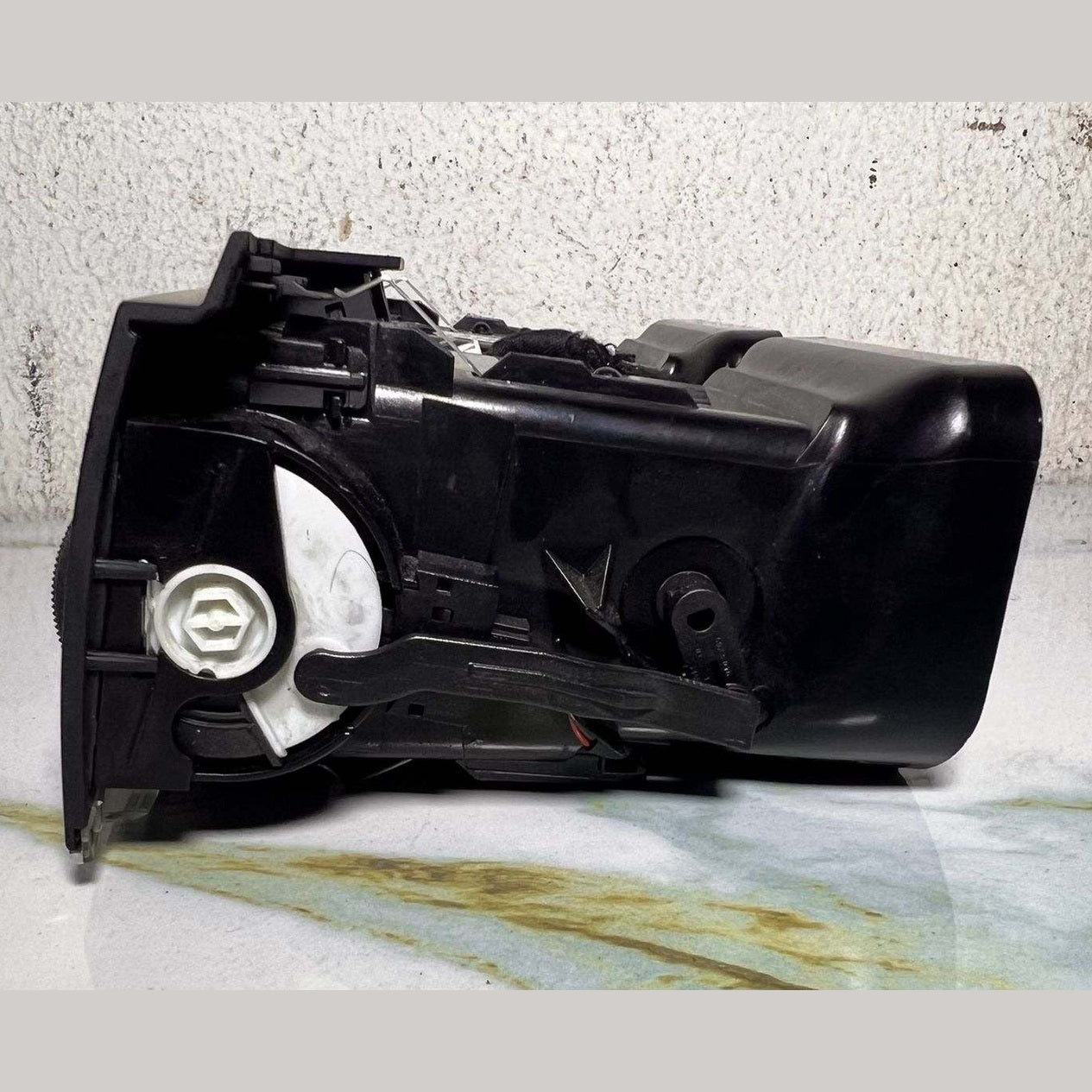 Mercedes-Benz W204 C-Class Air Vent A 204 830 41 54