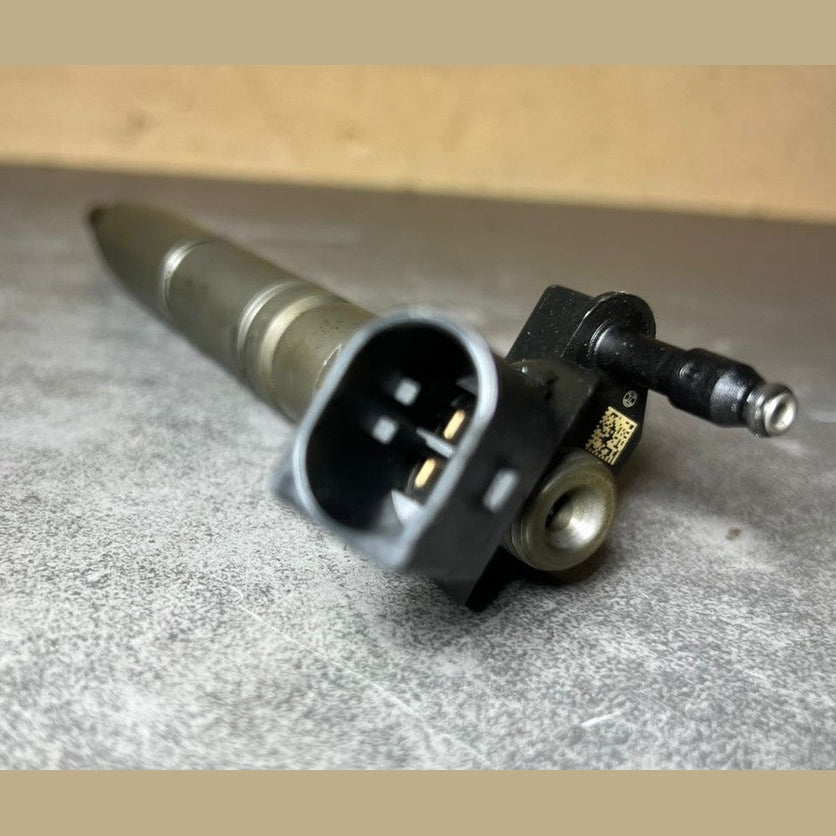 Genuine Mercedes W164 Fuel Injector Sprinter 3.0L OM642 A642 0700587 Oem Diesel