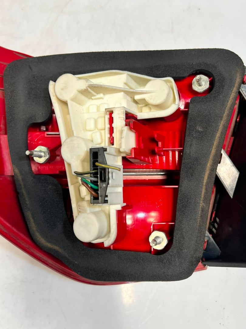 BMW 3' 328i E90 E92 E93 Rear Left Taillight 6937457, 6937458, 6937459, 6937460