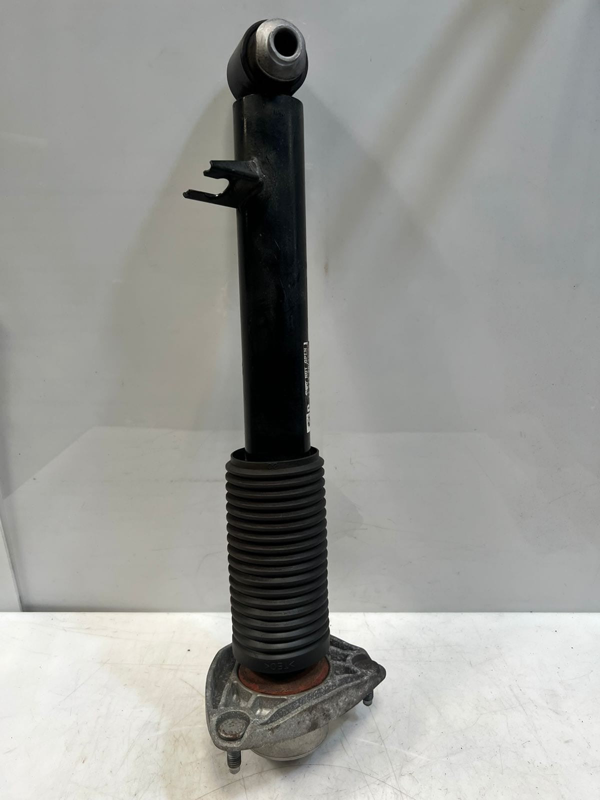 2014-2018 BMW X5 F15 X6 F16 Rear Shock Absorber RIGHT DRIVE SIDE 6867866 OEM
