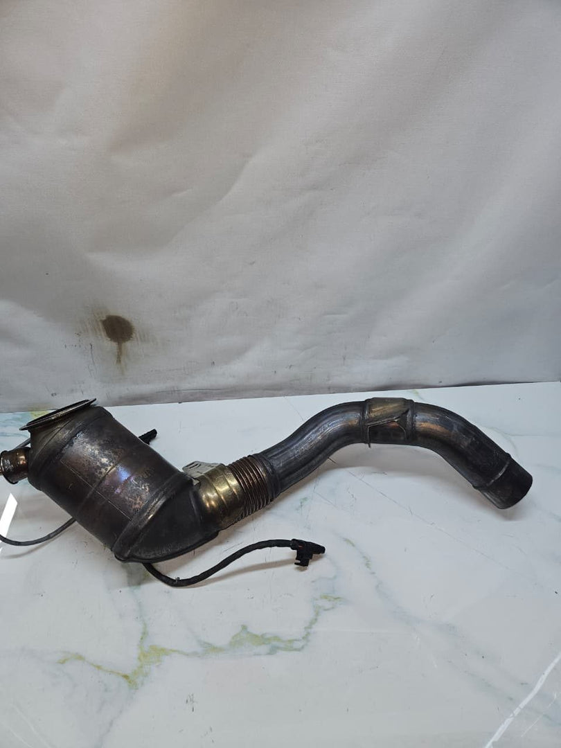2013-15 BMW 6 Gran Coupe F06 750Li N63 B44 B engine Catalytic Converter 7645441