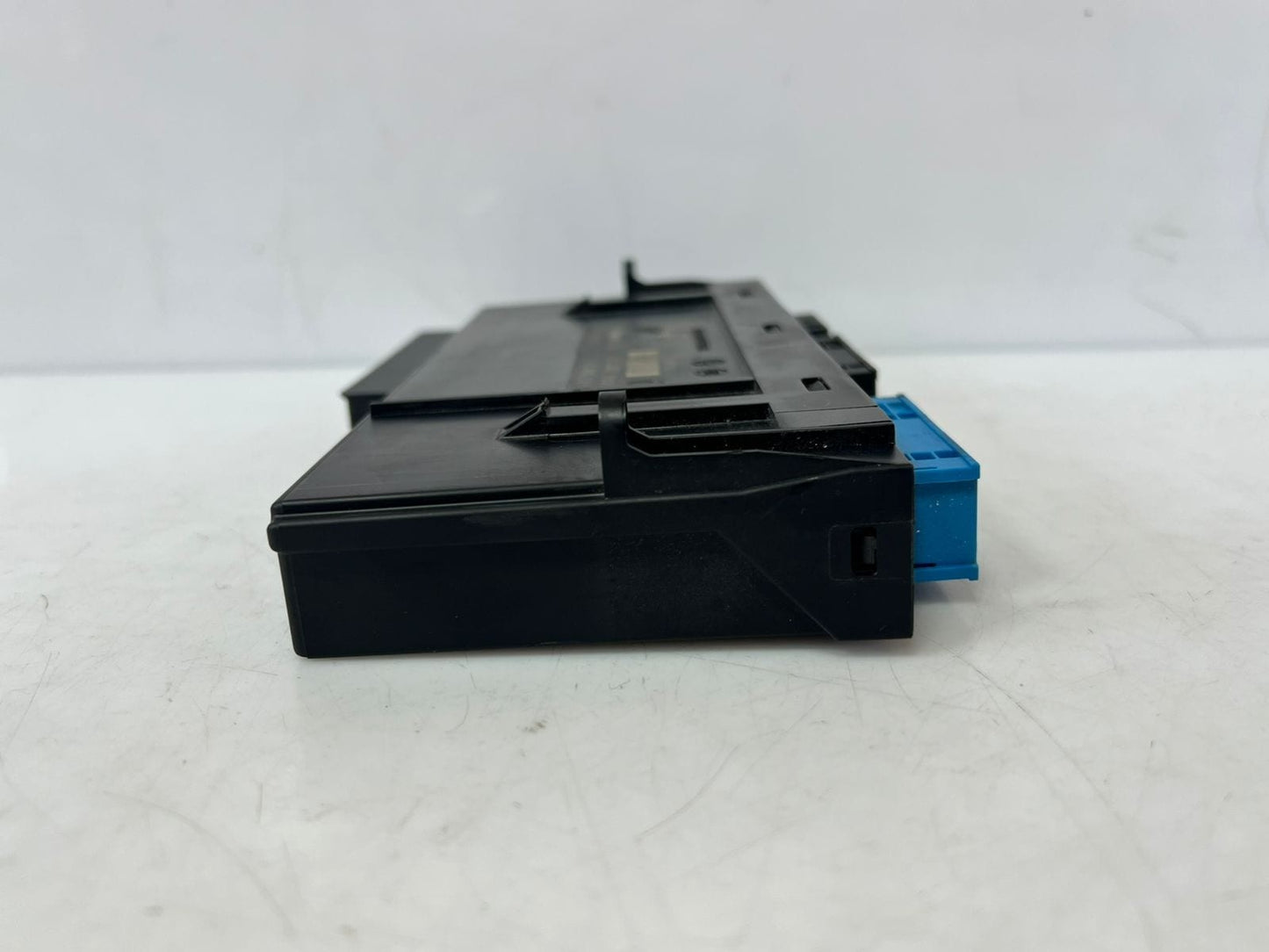 2010-2011 BMW 740i 750i, and 750Li Body Control Module BCM 9226901 OEM