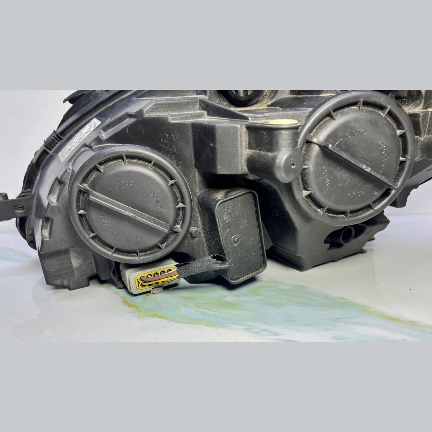 06-08 Mercedes W204 C-Class Front Right Side Head light Headlamp A204 8208661
