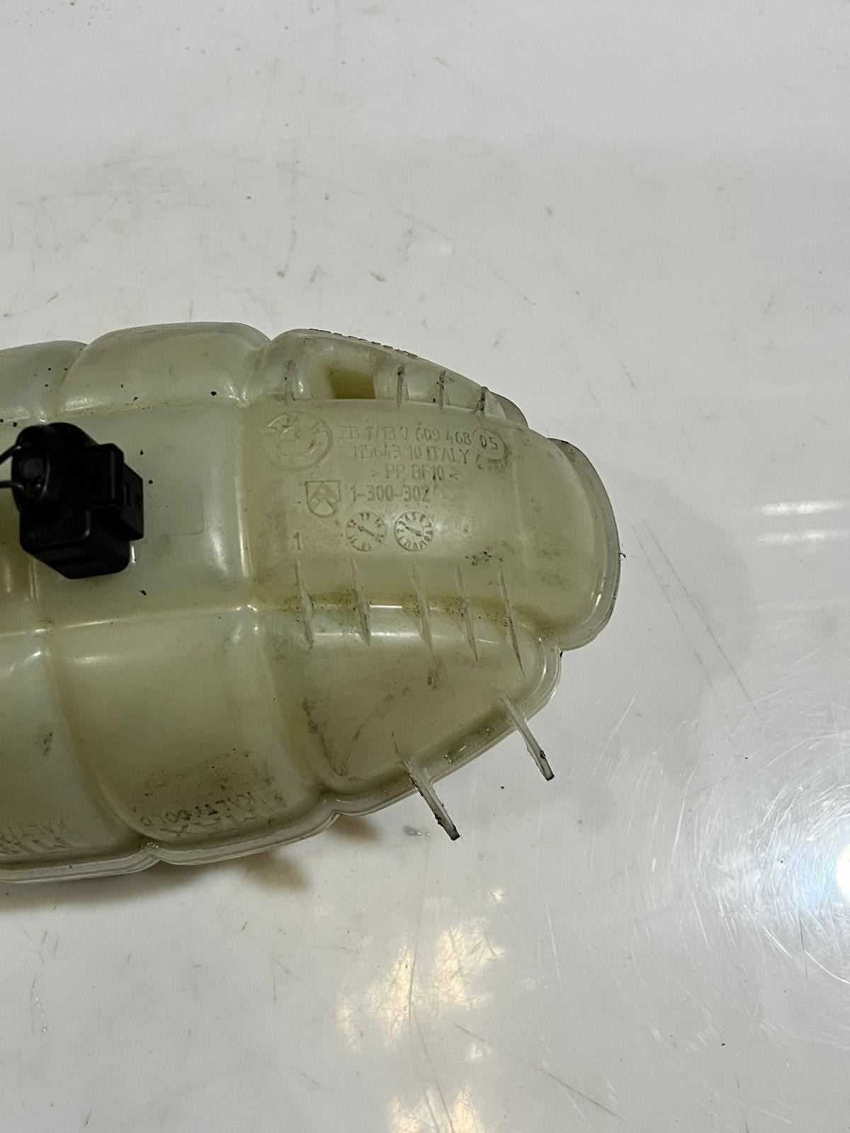 BMW 1 2 3 4 SERIES F20 F21 F30 F32 F36 RADIATOR Coolant Expansion Tank 7609468