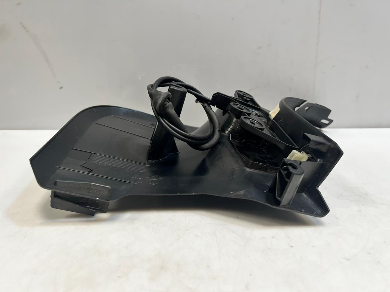 BMW 3' 4' F30 F31 F34 F32 Front Right Lateral Trim Panel Cover 7291092 OEM