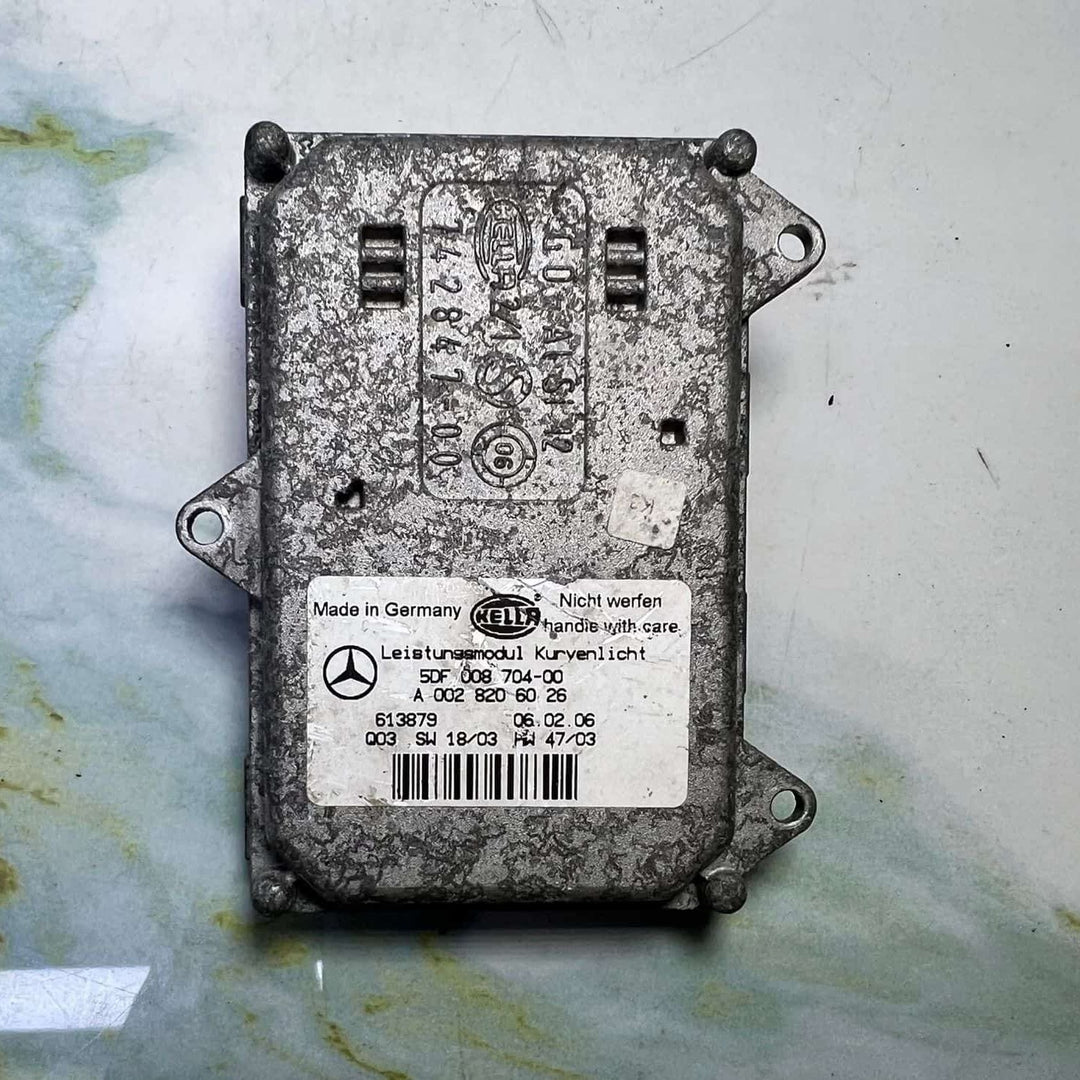 2005-2006 Mercedes Xenon Headlight Ballast Control Module A0028206026 W219 W211