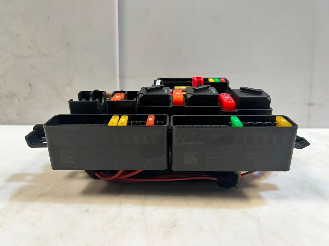 BMW 1' 2' X1 X2 F48 F39 F40 F45 POWER SUPPLY DISTRIBUTION Fuse Box 9270356 OEM