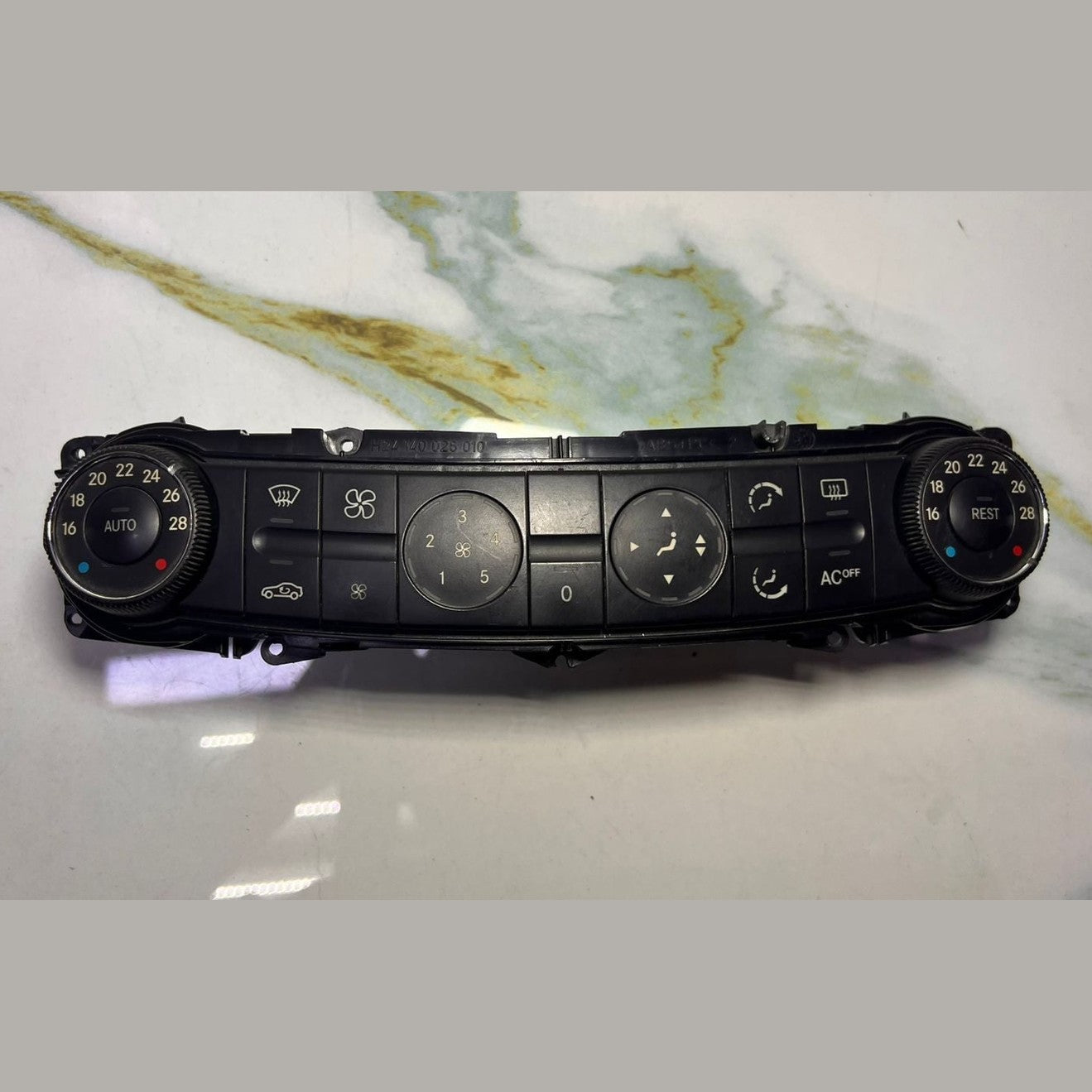 Mercedes-Benz Heater Control Panel 211 830 0190 E-Class W211 