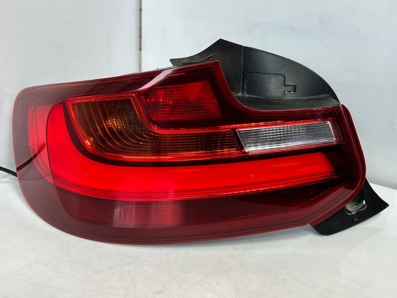 2014-19 BMW 2' F22 F23 PASSENGER SIDE REAR TAIL LIGHT LEFT SIDE 7295423-09 RHD