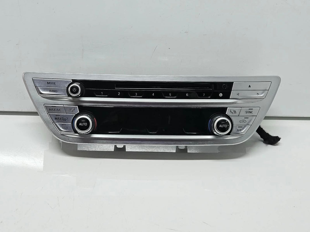 6822775-16-19 BMW 740i G11 G12 A/C and Heater Control Panel OEM