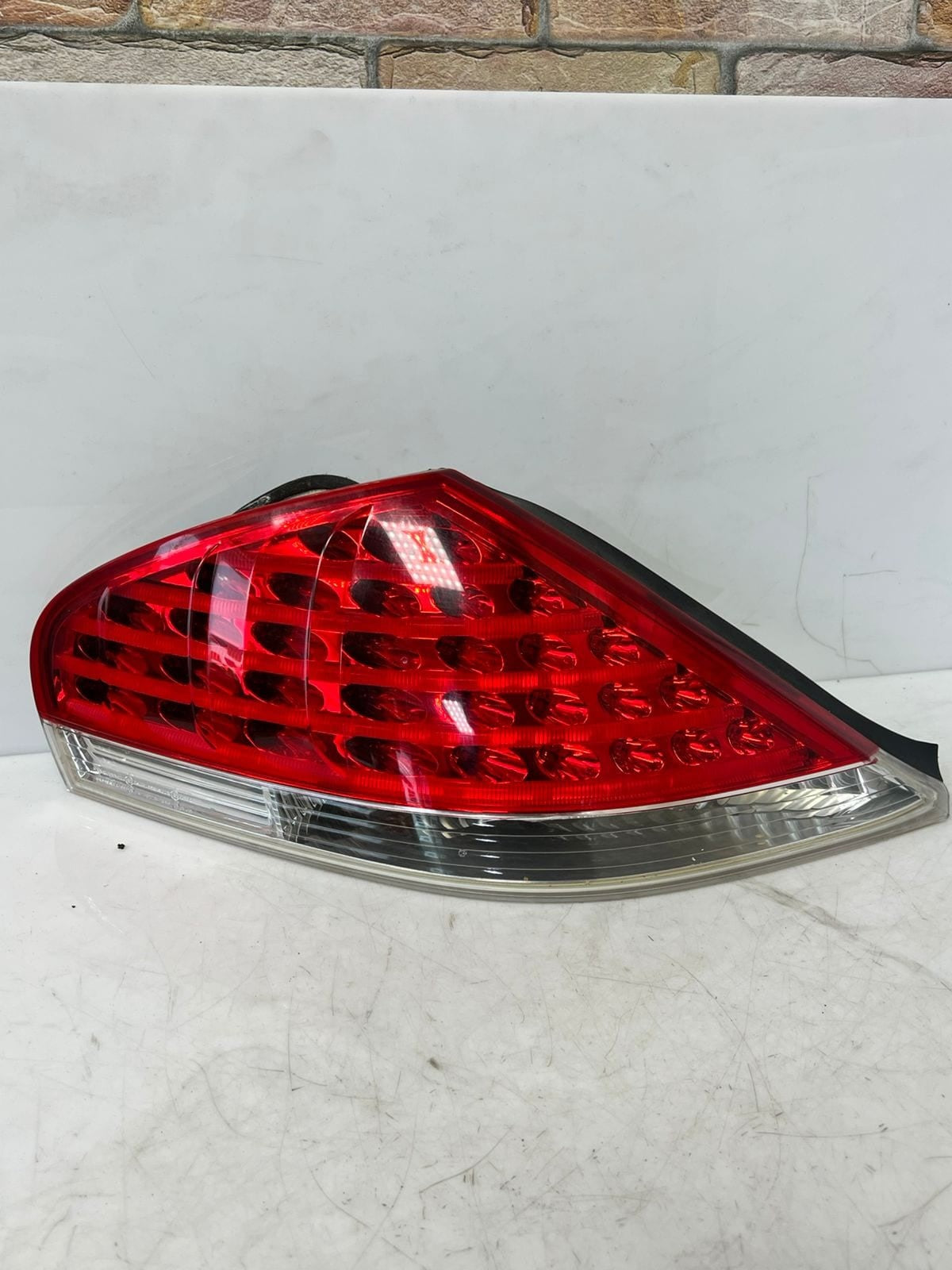 2004-2005 BMW 645Ci E63 E64 640i, 645Ci 650i M6 LEFT SIDE Tail Light 7170975 OEM