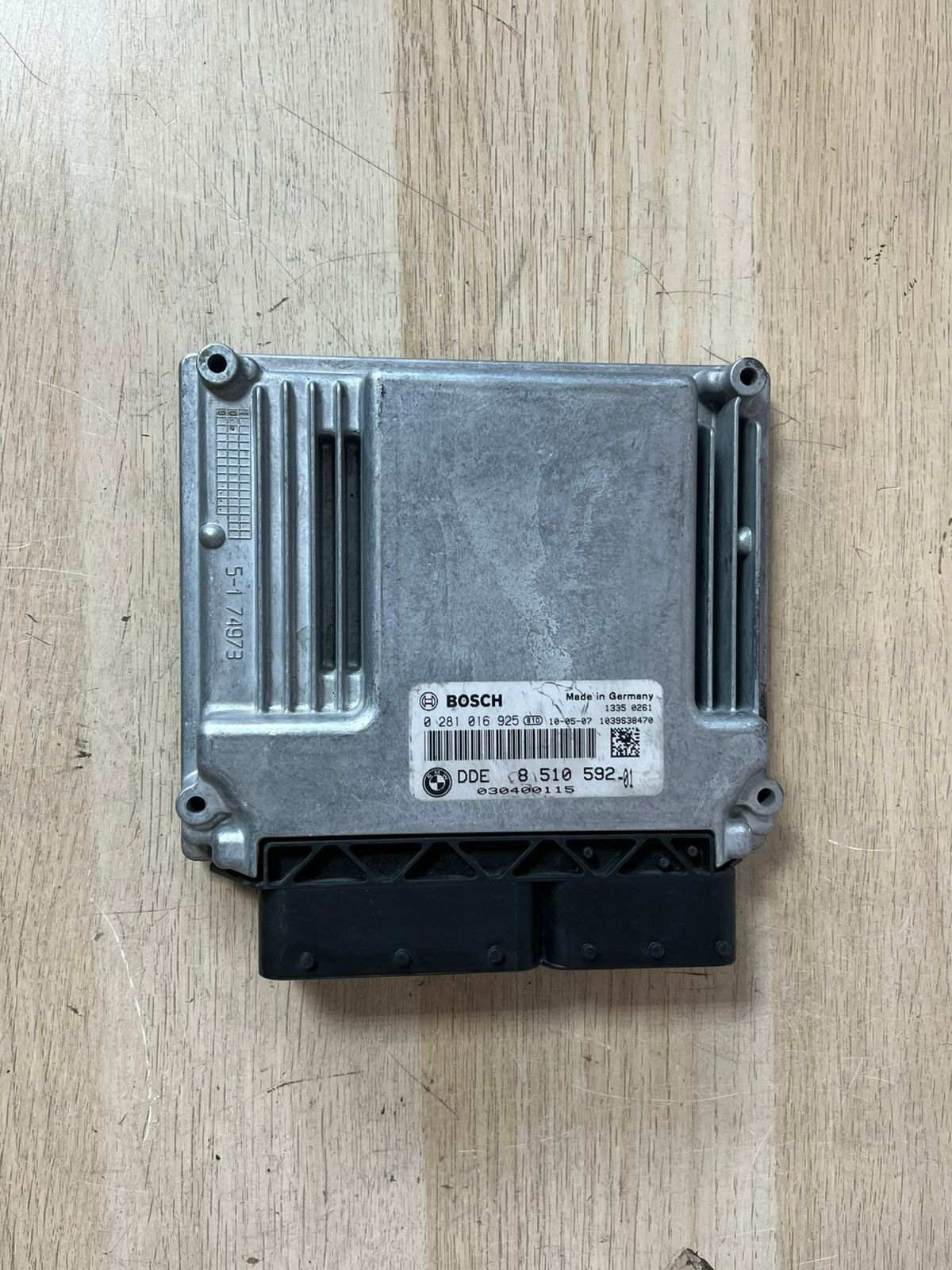 2010 BMW 118D E81 E87 E88 N47D20 Motor Control Module ECM 0281016925 8510592