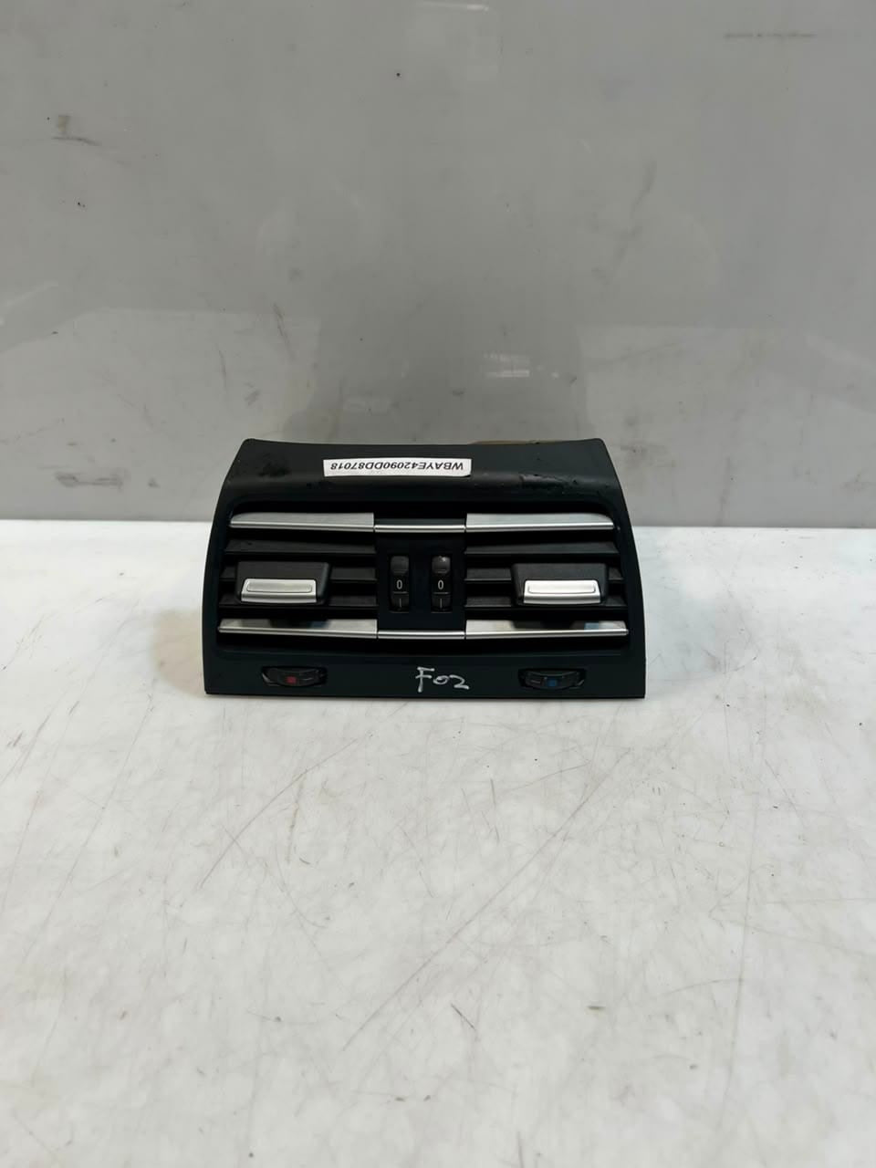 2008 BMW 750i 7 Series F01 F02 F03 F04 Rear Center Console Air Vent 9118249 