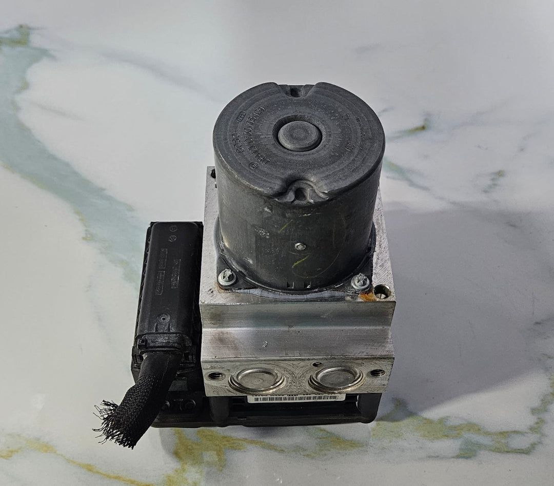 OEM BMW F02 F07 ABS Anti Lock Pump Brake Module 6797036, 6797038
