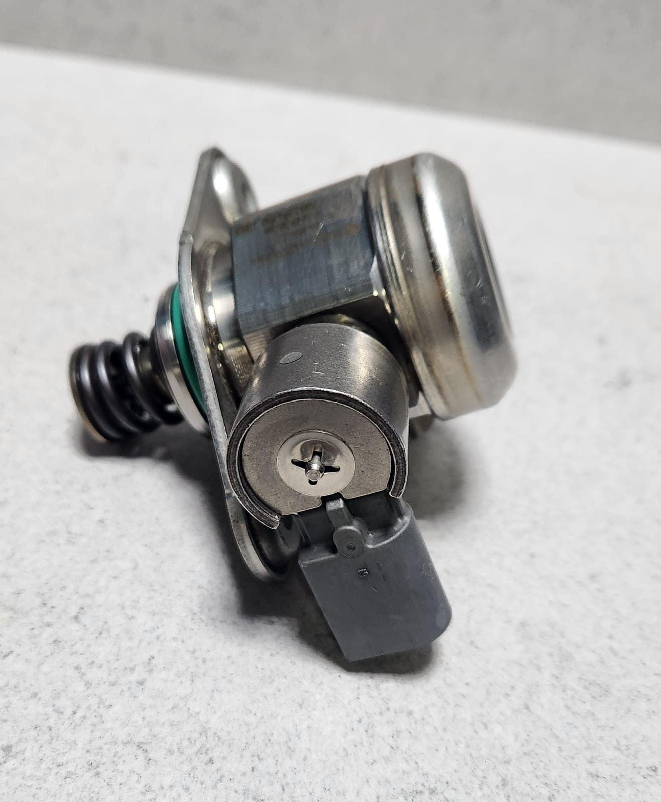 Mercedes-BenzHigh Pressure Fuel Pump A2740700501 W204 W205 W212 W213 C207