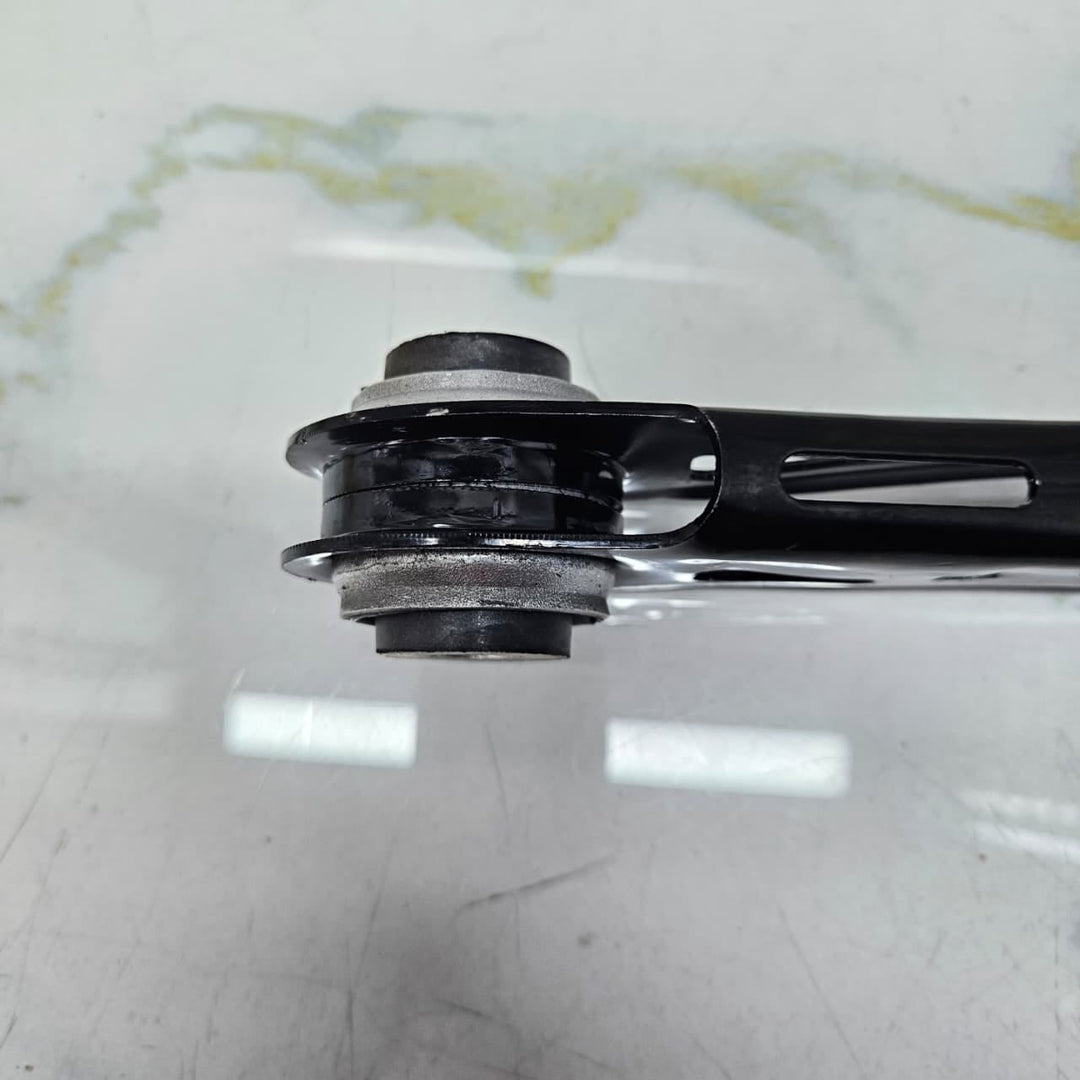 BMW 5 6 7 Series G30 G31 G14 G11 Trailing Arm Rubber Mount Rear Rubber 6893528