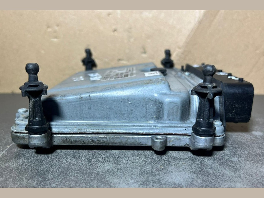 10-14 Mercedes W212 E-Class Engine Control Module Unit ECM ECU A272 9004700 OEM